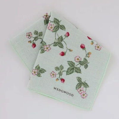 ~~凡爾賽生活精品~~全新日本進口WEDGWOOD野草莓造型純棉小方巾.手帕