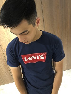 美國百分百【全新真品】Levis T恤 短袖 上衣 T-shirt 休閒 Logo 經典 深藍色 男 XS號 J359