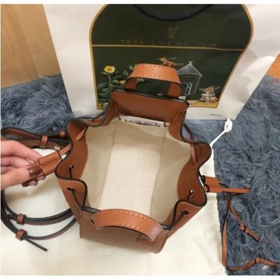 LOEWE Hammock Drawstring Mini Bag 棕色 迷你款 抽繩款 經典 吊床包 現貨