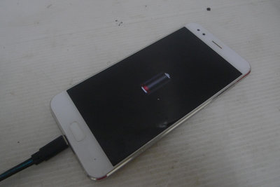 以琳の屋~華碩 ASUS ZenFone 4 Max Pro 手機 智慧型手機 過電 請看說明『一元起標 』--(55024)