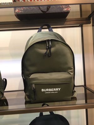 【全新正貨私家珍藏】Burberry 軍綠色字母印花 logo肩帶簡約雙肩後背包