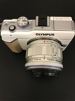 Olympus E-PL1 附14-42mm鏡頭，和原廠配件，說明書～