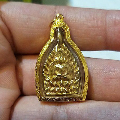 座山佛，2555年，第三期，Wat Klang Bang Kaew瓦崗邦嬌，黃銅材質，70金殼，帶原廟盒。