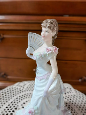 皇家科爾波特瓷偶 大裙擺 舞會 瓷器高約20cm