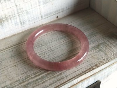 草莓晶手鐲(內徑55.3mm)粉紅蛋白石圈口精緻手環-閃耀-天然水晶,寶石,配飾,散珠,DIY,半成品,轉運252牛手創