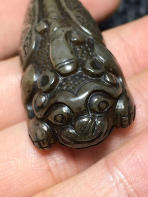 新 老玉古玉和闐玉貔恘蟬雕工精美 造型漂亮 早期收藏