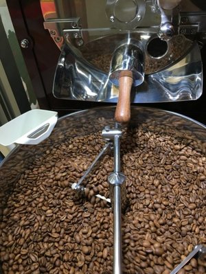 山羊小舖》自家烘培咖啡豆/可代客研磨 肯亞AA TOP Katugi處理廠SL28、SL34 ~1磅 免運費