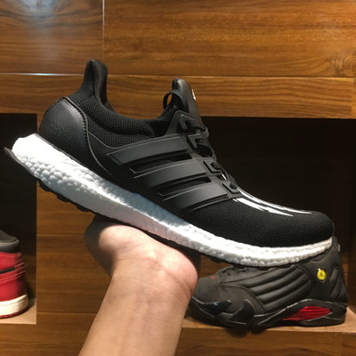 Adidas Ultra Boost Neighborhood 黑白 閃電 休閒運動慢跑鞋 男鞋 EG7649