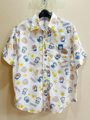 妖精的口袋哆啦A夢合作系列襯衫，純白底色哆啦A夢印花，全新閑