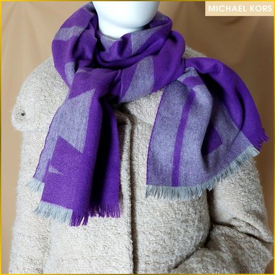 日本二手衣✈️Michael Kors 毛料圍巾 近新品 MICHAEL KORS LOGO 紫色雙面圍巾 Z027M