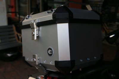 可凱士 COOCASE X1 40L 後鋁箱 機車置物箱 鋁合金 後箱 快拆設計 附多孔位設計轉接底盤