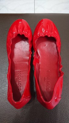 iROO 紅色包鞋/娃娃鞋/平底鞋