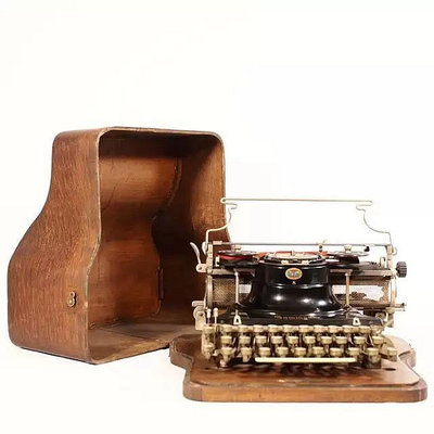 100多年美國英文打字機哈蒙德保存完好  卷紙軸有干裂  簡