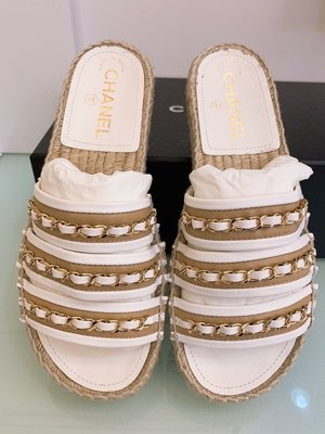 Chanel 2020春夏最新款米白色拖鞋95新尺寸36 真品