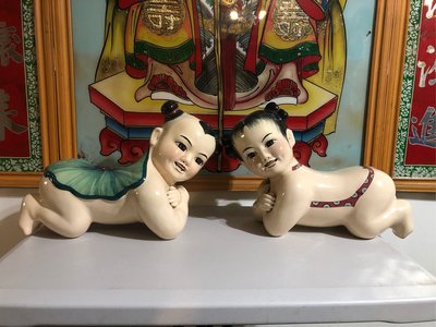 早期 中華陶瓷  加彩大型娃娃一對42cmx20cmx27cm)