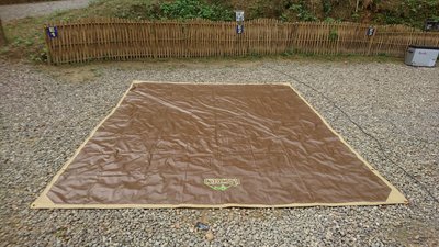 LOWDEN露營戶外用品 新0.45mm加厚版300*350-超耐磨夾層網布防潮地墊  +附收納袋(棕色）