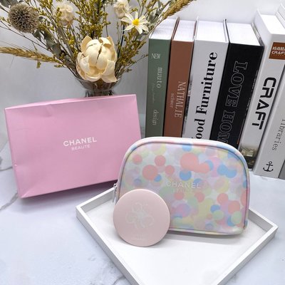 CHANEL香奈兒⭐️VIP專櫃贈品⭐️粉色防水化妝包附小圓鏡