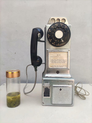 西洋古董早期老式壁掛投幣式旋轉撥號盤公用電話機美國1950年