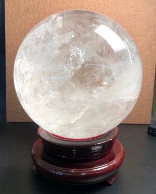 光工水晶阿賽斯特萊 16.8cm天然白水晶球天使七彩光梵天透體 梅爾卡巴揚升柱千層金字塔冥想松果體第三眼能量淨化