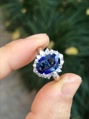 一個性價比極高的天然藍寶石戒指！藍寶石4.1克拉，顏色是皇家3675