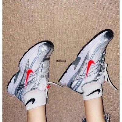 【正品】Nike WMNS INITIATOR 銀藍 白銀 復古 慢跑 老爹 女 394053 001潮鞋