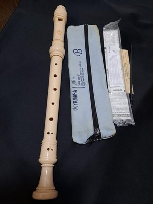 二手 YAMAHA 中音直笛 YRA-28BIII 國中音樂課，教師指定款之一，品質穩定