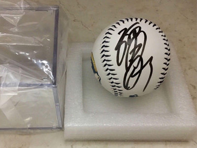 富邦悍將 道奇 LAMIGO桃猿《陳金鋒》親筆簽名球，隊徽紀念棒球 送收藏球框1個.0