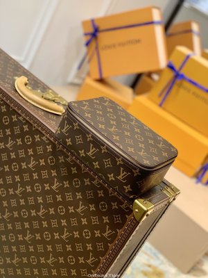 二手Louis Vuitton LV Packing Cube MM 珠寶首飾盒 M43689