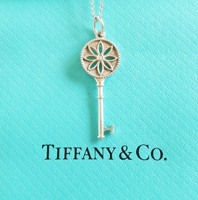 TIFFANY & CO. 【 天然鑽石 】 ，【 Tiffany  Keys 】系列  ，純銀 925 項鍊 ， 花瓣鑰匙   ，保證真品  超級特價便宜賣