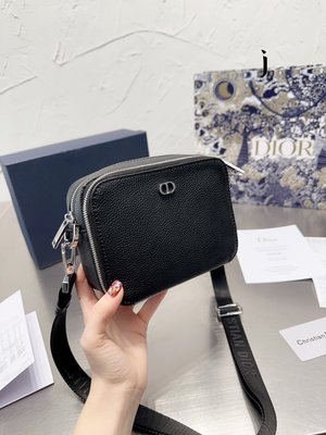 【一品香包】新款Dior相機包 潮流專櫃單肩包斜背包 Homme系列的相機包實在帥 配禮盒