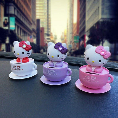 Hello Kitty太陽能凱蒂貓搖頭汽車飾品擺件可愛卡通點頭KT貓小熊玩偶裝飾-車公館