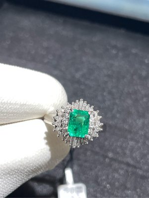 『行家珠寶Maven』天然哥倫比亞祖母綠1.11克拉 天然鑽石0.73克拉 木作綠色 Pt900鉑金戒指重金打造設計