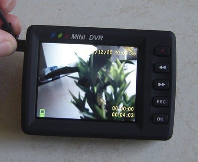 全新 贈送8G 搖控啟動 鈕扣針孔 CCD鏡頭攝影機2.7吋DVR監視器行車紀錄器 錄影筆 可遙控