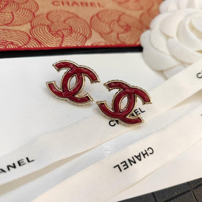 賣瘋了小香官網主推爆款精工小香 最新 Chanel精雕紅字母耳釘耳環Camélia 紅字母新款出貨 logo NO145494