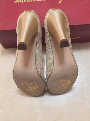 西班牙品牌Beverly Feldman 裸粉縲絲花朵亮片高跟鞋/新娘鞋 7M
