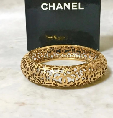 Chanel vintage 香奈兒老香鏤空logo款復古寬版金手環