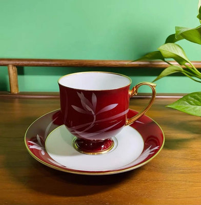 日本皇家御用瓷香蘭社紅釉蘭花紋咖啡杯香蘭社威尼斯紅杯碟套裝