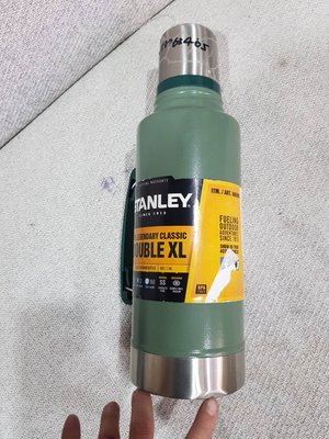 福利品沒用過 Stanley 1001289 1.9L 經典真空保溫瓶 美式復古不鏽鋼保溫水壺 666961
