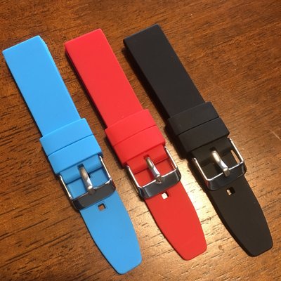 錶帶屋 【快拆裝置】 18mm黑色 紅色 藍色薄型素面柔軟防水運動矽膠錶帶