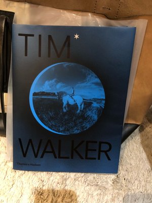 Tim Walker shoot for the moon 限量簽名版