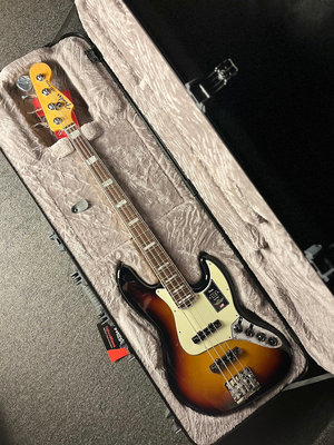 【高雄名人樂器】2022 美廠  Fender ULTRA JAZZ BASS 漸層 主動式 電貝斯