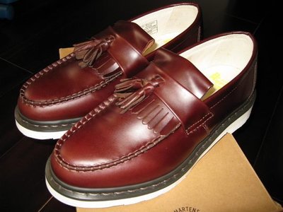 全新正品英國品牌Dr. Martens馬汀大夫酒紅色真皮白底流蘇樂福鞋Loafer(購自shoex專櫃) size:UK7