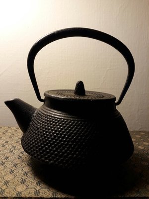 [隆邨] 八幡小鐵壺 又稱作南部鐵壺 內附茶膽 可過濾