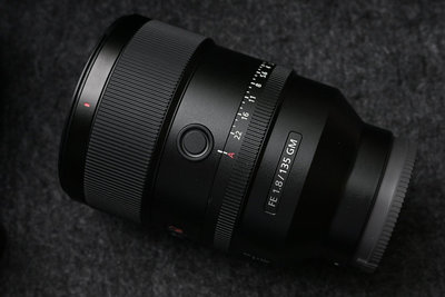 Sony 135mm f1.8GM 水貨盒單配件全 sN:062