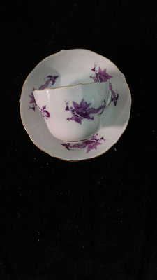 梅森Meissen稀有紫色御龍摩卡杯碟，紫色為明空中稀有色，貴氣十足的杯碟，難遇到！