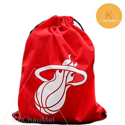凱喬美│美國 NBA職籃 運動新時尚 束口 球袋 後背包 熱火 白 紅 機能透氣舒適 路跑球賽多層長版穿搭