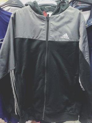 ADIDAS 男款 經典 休閒 平織+棉質 防風 防潑水 連帽外套 保暖  P70837 黑灰 現貨