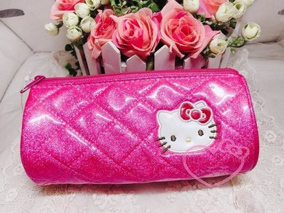 ♥小公主日本精品♥ Hello Kitty 桃紅防水可愛圓筒造型筆袋化妝包內裡滿滿圖大容量隨身包出清62023900