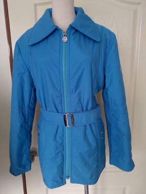 ［99go］近全新 MONCLER SKI WEAR 水藍色 附腰帶 鋪棉 防潑水 機能外套 M號  風衣 夾克 雪衣 非羽絨