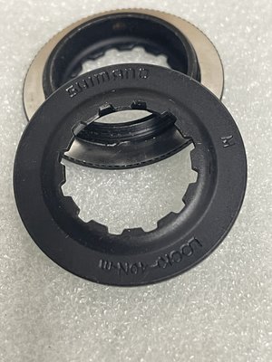 [ㄚ順雜貨鋪] 全新 SHIMANO 中央鎖入式碟盤蓋 鎖蓋 緊迫環 (黑色)